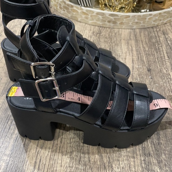 Faux Leather Buckle Ankle Gladiator Chunky Platform Caged Sandal - Picture 9 of 10